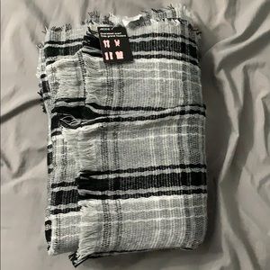 Oversized scarf/blanket scarf